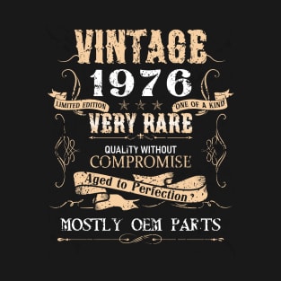 46 years old 46th birthday Decoration Vintage Perfection Aged 1976 T-Shirt