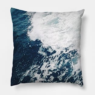 super white waves Pillow