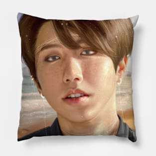 vacation with Hannie 4 Pillow