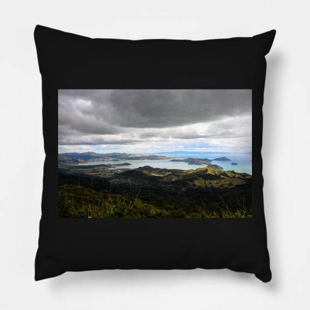 Nouvelle Zélande - Péninsule de Coromandel Pillow by franck380