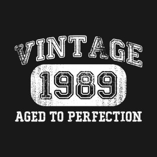 Vintage 1989 Birthday Gift, 32 Years Old Birthday, Born in 1989 T-Shirt