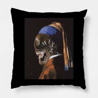 Xenomorph "Xeno w the Pearl Earring" Art by Cult Class Pillow