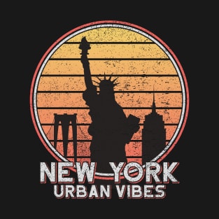 Vintage New York Statue of Liberty Retro NY City Merch for Men Women and Kids T-Shirt