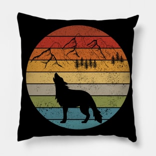 wolf howling retro Pillow