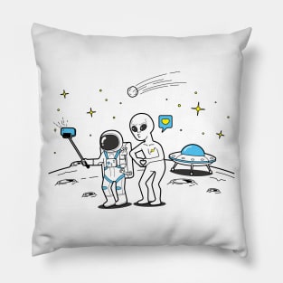 Take a Selfie With Alien Pillow