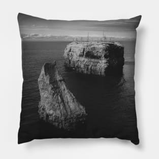 Pokeshaw Rock in Autumn, New-Brunswick, Canada V1 Pillow