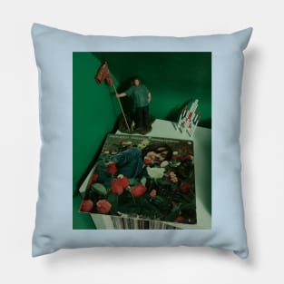 Everything’s Coming Up Roses! Pillow