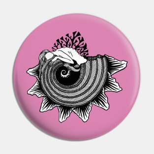 Shell girl Pin