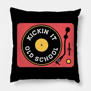 Vintage Kickin' It Old School Turntable // Vinyl Record Collector // Vinyl Junkie Music Lover Pillow