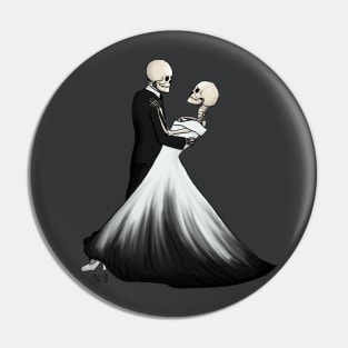 Danse macabre Pin