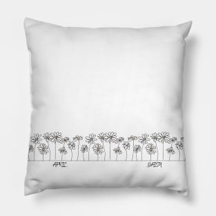 April Birth Month Flower - Daisy Pillow