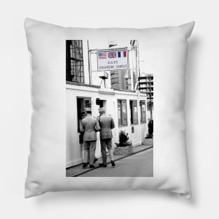 Cold War Berlin, Checkpoint Charlie Pillow