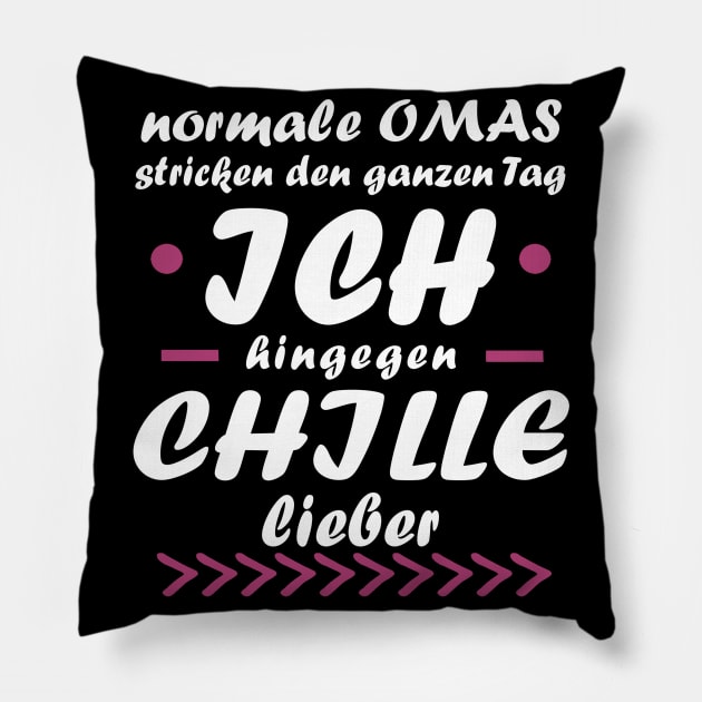 Chillen Oma Cool Rente Pension Muttertag Geschenk Pillow by FindYourFavouriteDesign