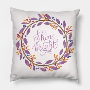 Floral wreath: Shine bright Pillow