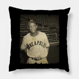 Willie Mays in MINNEAPOLIS MILLERS BASEBALL Pillow