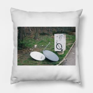 No connection Pillow