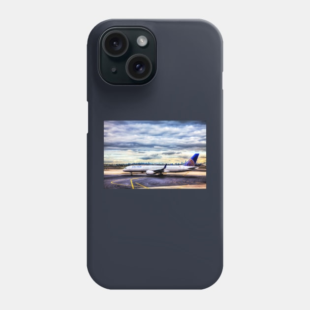 United Airlines And Manhattan Skyline JFK Airport Phone Case by tommysphotos