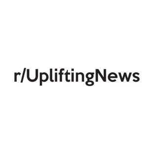 r/UpliftingNews T-Shirt