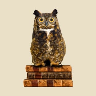 Great Horned Owl on Old Books T-Shirt