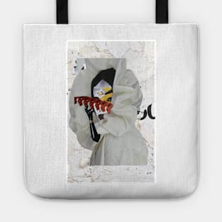 Faces meet Naomi Tote