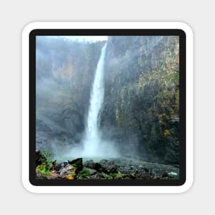 Wallaman Falls Magnet