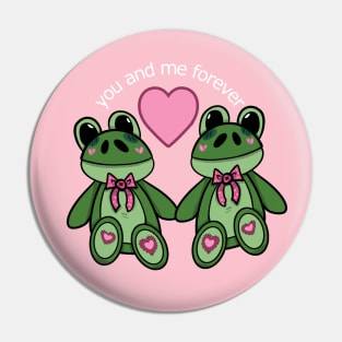 lovey-dovey frogs Pin