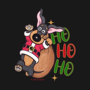 Cute Doxie Dog having a Ho Ho Ho Merry Christmas Dachshund tee T-Shirt