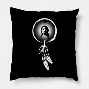 Chief Tȟatȟáŋka Íyotanke (Sitting Bull) Pillow