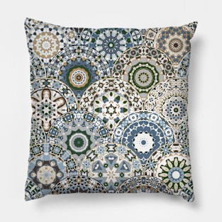 Seamless pattern with floral mandala Pillow