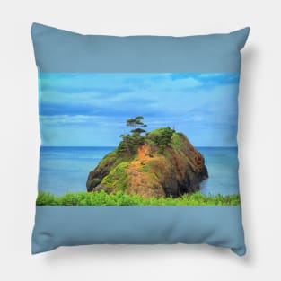 Battle Rock Oregon Coast Pillow