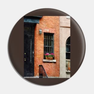 Manhattan NY - Chelsea Windowbox Pin