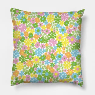 RETRO FLORAL PATTERN 70S GROOVY PASTEL PINK YELLOW GREEN BLUE FLOWER MARKET SCANDINAVIAN MEADOW MIDSOMMAR Pillow