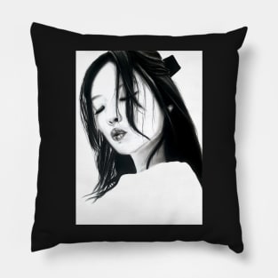 Jennue Pillow