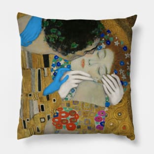 Coronavirus The Kiss - Gustav Klimt Pillow