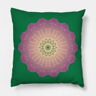 Peculiar Floral Pattern -purple Voilet mandala design - Regenbogenfarben Pillow