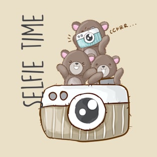 cute bear selfie time T-Shirt