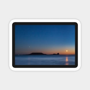 Worms Head with the Moon Setting Magnet