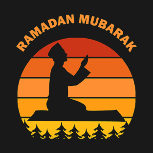 Ramadan Mubarak Ramadan Kareem Man Pray Dawn Dusk Gift T-Shirt