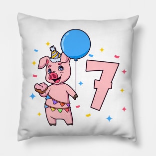 I am 7 with pig - kids birthday 7 years old Pillow