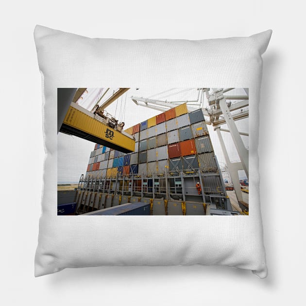 Loading cargo containers (C020/8709) Pillow by SciencePhoto