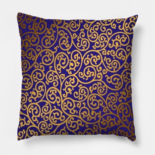 Art and craft Morris arabesque design on a purple background Pillow