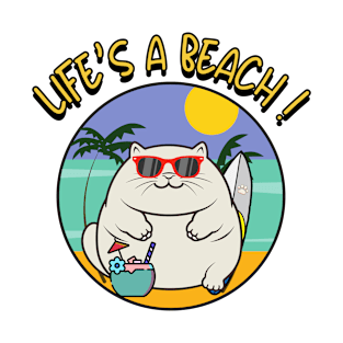 Funny fat cat is chilling on the beach T-Shirt