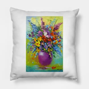 A bouquet of sunny flowers in a vase Pillow