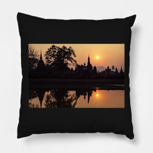 Sukhothai historical park, Wat Mahathat ruins at sunset Pillow