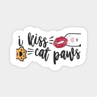 I Kiss Cat Paws Magnet