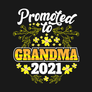 Promoted To Grandma Baby Reveal Grandma design T-Shirt