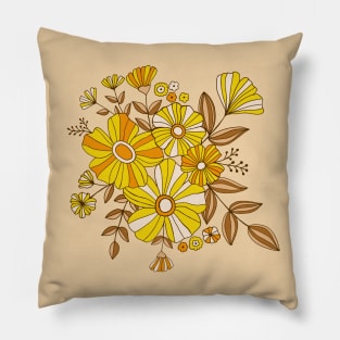 Vintage boho floral dream in yellow Pillow