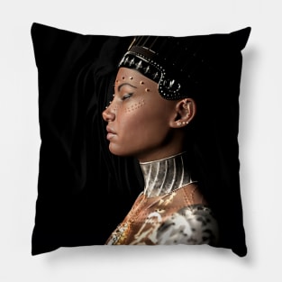 Queen Lahideamani Pillow
