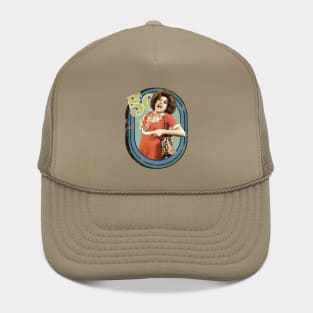 Sally O'Malley im 50th Hat