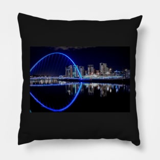 Millennium bridge newcastle upon tyne Pillow